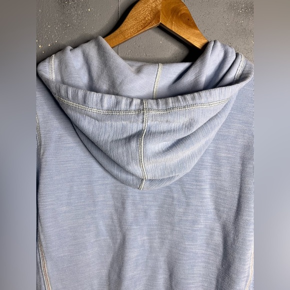 Tommy Bahama Tobago Full zip hoodie in light sky color.  Size Medium. - Picture 4 of 9